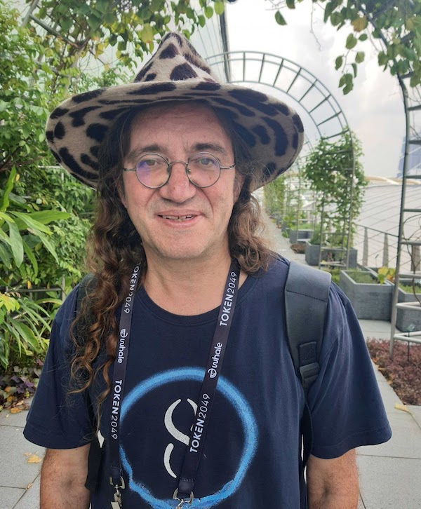 Tidningen kom ikapp Ben Goertzel i Singapore